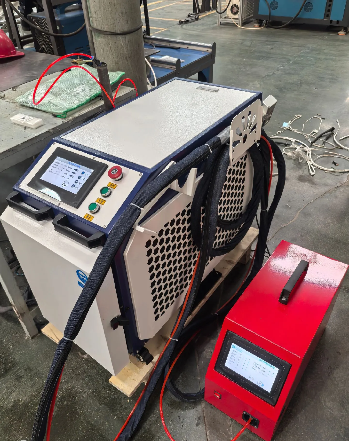 Handheld laser welding machine